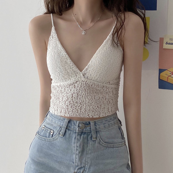 Maieu de damă din dantelă, cu decolteu profund în formă de spitz