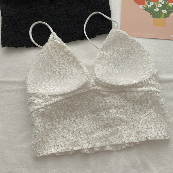 Maieu de damă din dantelă, cu decolteu profund în formă de spitz