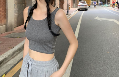 Maieu scurt de damă cu decolteu oval