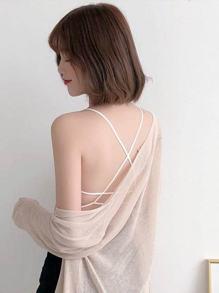 Bustiera scurta cu bretele subtiri pe spate