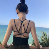 Maieu scurt cu bretele subțiri încrucișate pe spate