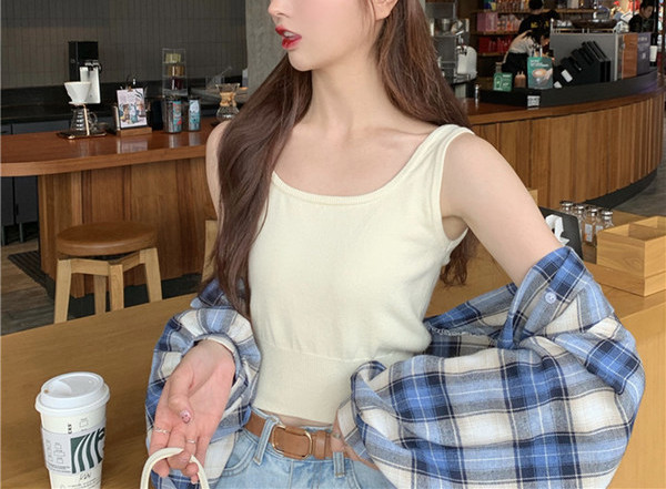 Top scurt cu talie elastică pentru femei