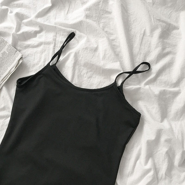 Ženska ležerna majica na tanke naramenice - u više boja