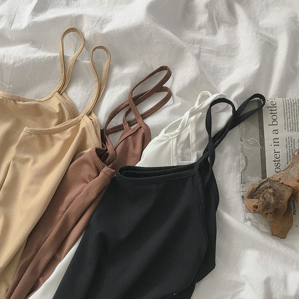 Ženska ležerna majica na tanke naramenice - u više boja