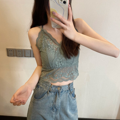 Maieu de damă din dantelă, cu bretele subțiri și decolteu spitz