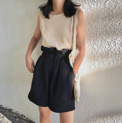 Maieu casual de damă, cu decolteu oval și bretele largi