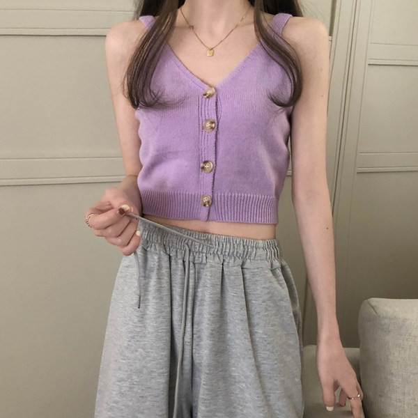 Maieu de damă tricotat cu nasturi și decolteu spitz