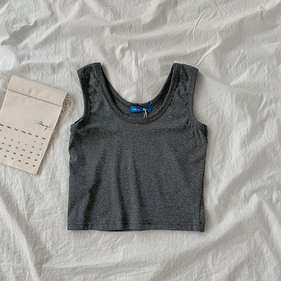 Κοντή γυναικεία αμάνικι μπλούζα με στρογγυλή λαιμόκοψη, απλό μοντέλο