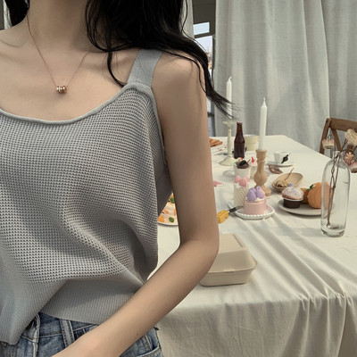 Κορυφαίο φανελάκι κοτλέ με τετράγωνο ντεκολτέ