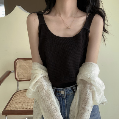 Κορυφαίο φανελάκι κοτλέ με τετράγωνο ντεκολτέ