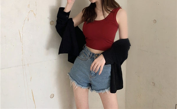 Maieu scurt casual de dama cu bretele largi potrivit pentru vara