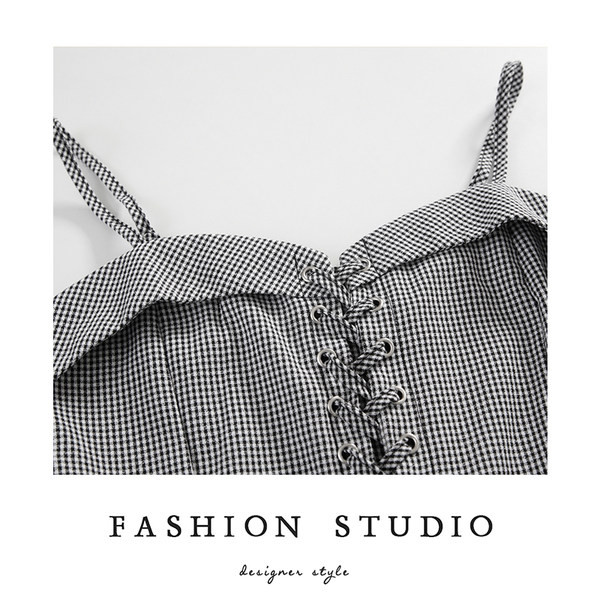 Bustieră în carouri montată cu cravate