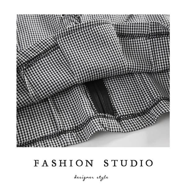 Bustieră în carouri montată cu cravate