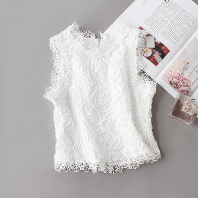 Μοντέρνο φανελάκι με δαντέλα και ημι-υψηλό γιακά