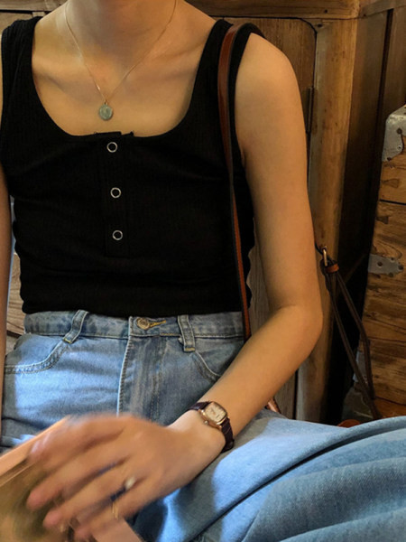 Maieu de damă din catifea cu nasturi