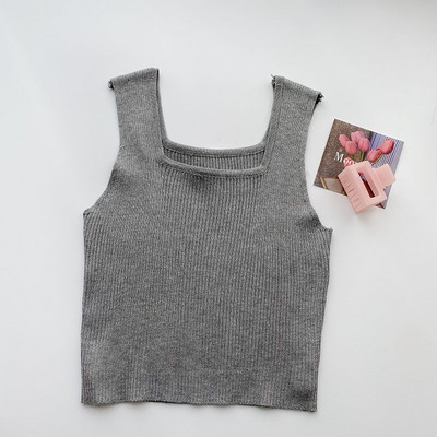 Καθημερινή γυναικεία αμάνικι μπλούζα με τετράγωνο ντεκολτέ και φαρδιά τιραντάκια