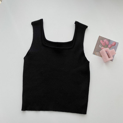 Καθημερινή γυναικεία αμάνικι μπλούζα με τετράγωνο ντεκολτέ και φαρδιά τιραντάκια