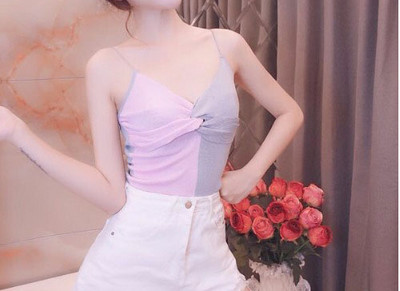 Maieu modern cu decolteu în V și bretele subțiri