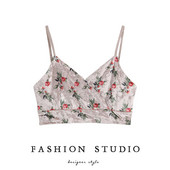 Top scurt cu model floral