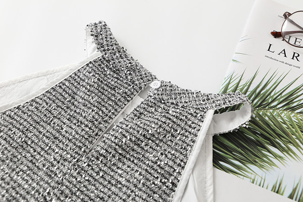 Maieu modern de damă cu decolteu în formă de O