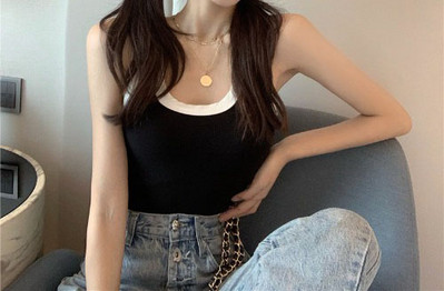 Maieu casual cu decolteu oval și bretele largi