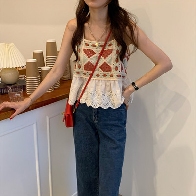 Γυναικεία αμάνικιμπλούζα με κέντημα και φαρδιά τιραντάκια