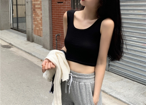 Top de damă scurt model nou cu bretele groase