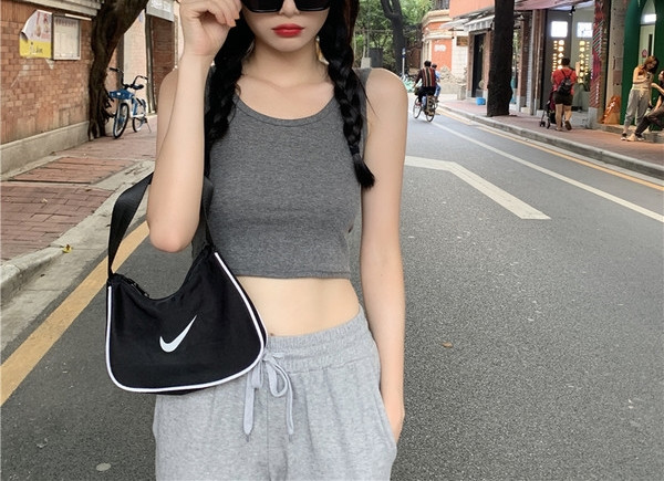 Top de damă scurt model nou cu bretele groase