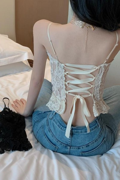 Γυναικείο αμάνικο μπλουζάκι με κορδόνια και λεπτά τιραντάκια