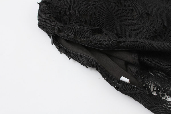 Μοντέρνο κοντό φανελάκι με δαντέλα και λεπτά τιραντάκια