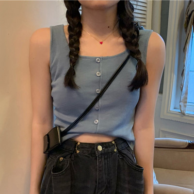 Top de damă elastic cu nasturi