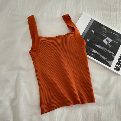 Maieu de damă din tricot subțire, cu decolteu pătrat și bretele largi