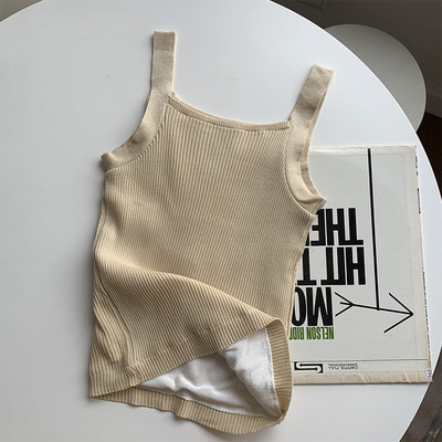 Maieu de damă din tricot subțire, cu decolteu pătrat și bretele largi