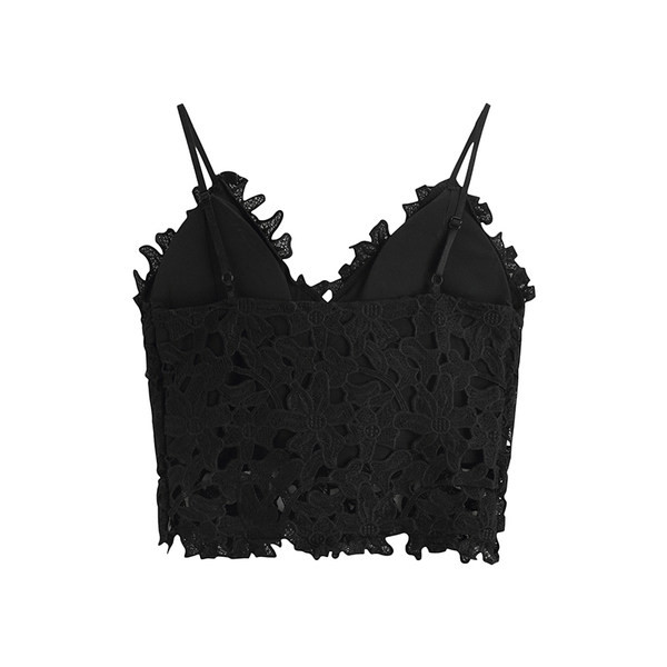 Trumpai prigludusi nėriniuota krūtinė