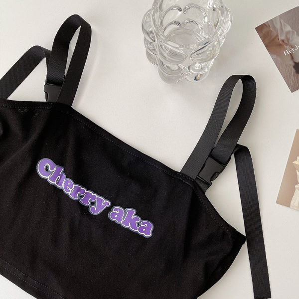 Top scurt dama model nou cu aplicare in culoarea neagra