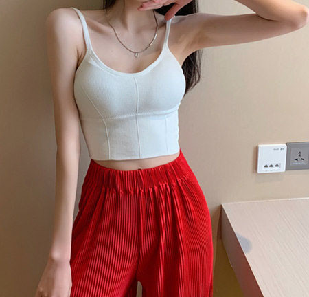 Maieu curat zilnic, cu bretele subțiri