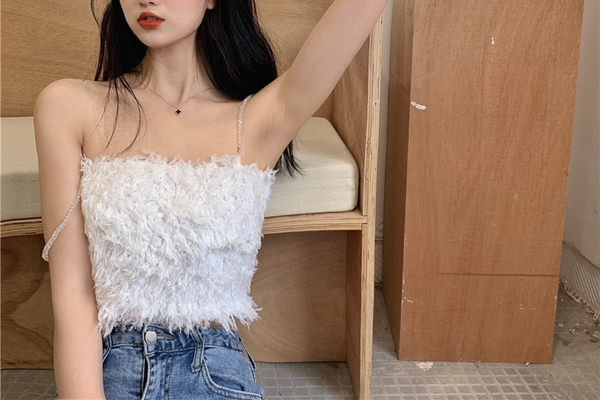 Maieu modern de damă cu franjuri și bretele subțiri