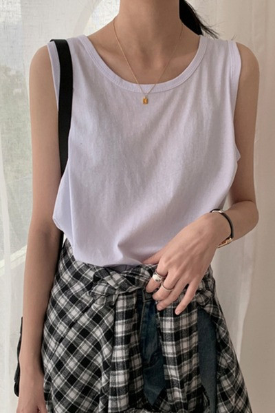 Top de damă model simplu cu decolteu în formă de O