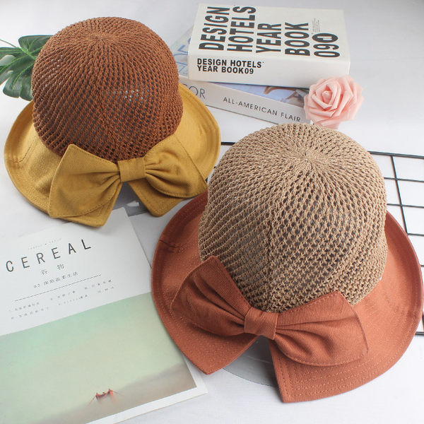 Pălărie de paie pentru femei cu panglică