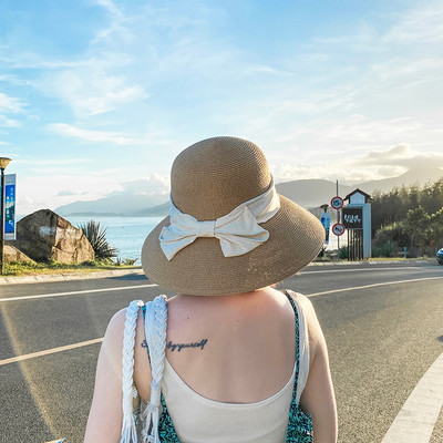 Γυναικείο ψάθινο καπέλο με κορδέλα σε διάφορα χρώματα