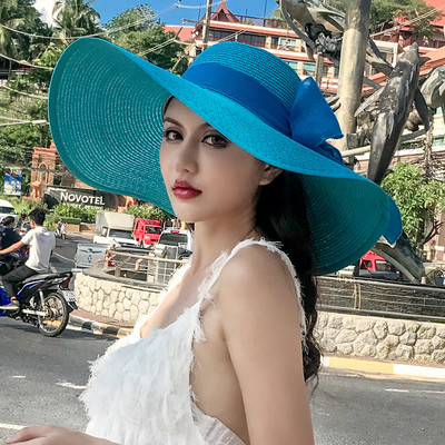 Palarie moderna de dama cu panglica si boru