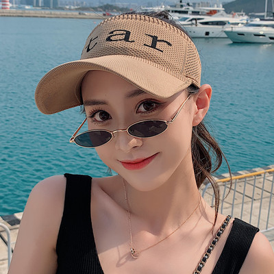 Pălărie modernă pentru femei cu inscripție