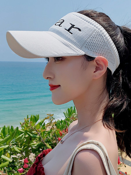 Pălărie modernă pentru femei cu inscripție