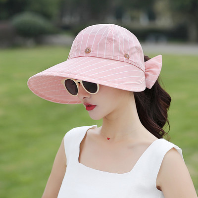 Pălărie de plajă cu protecție solară în dungi de vară