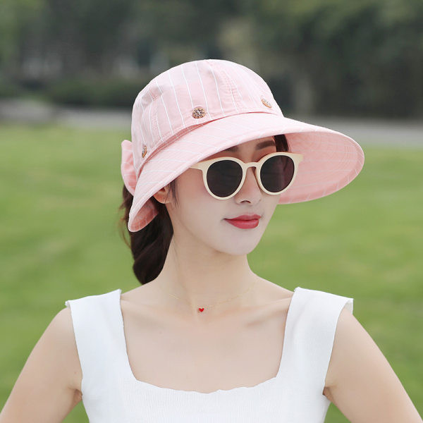 Pălărie de plajă cu protecție solară în dungi de vară