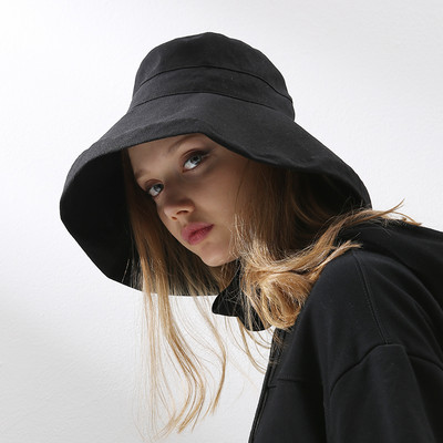 Γυναικείο μοντέρνο καπέλο κατάλληλο για το καλοκαίρι