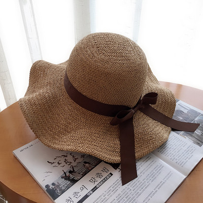 Γυναικείο ψάθινο καπέλο με μεγάλη περιφέρια