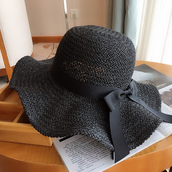 Γυναικείο ψάθινο καπέλο με μεγάλη περιφέρια