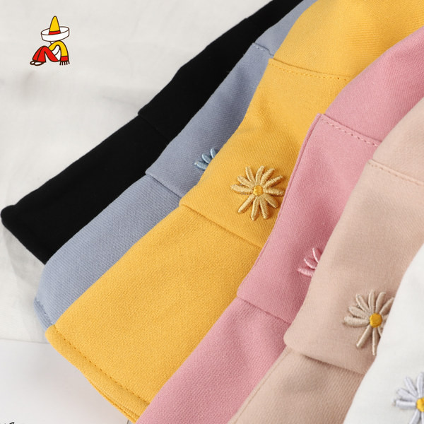 Pălărie de pescuit de damă modernă cu broderie - două modele