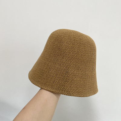 Pălărie modernă pentru femei - un model curat